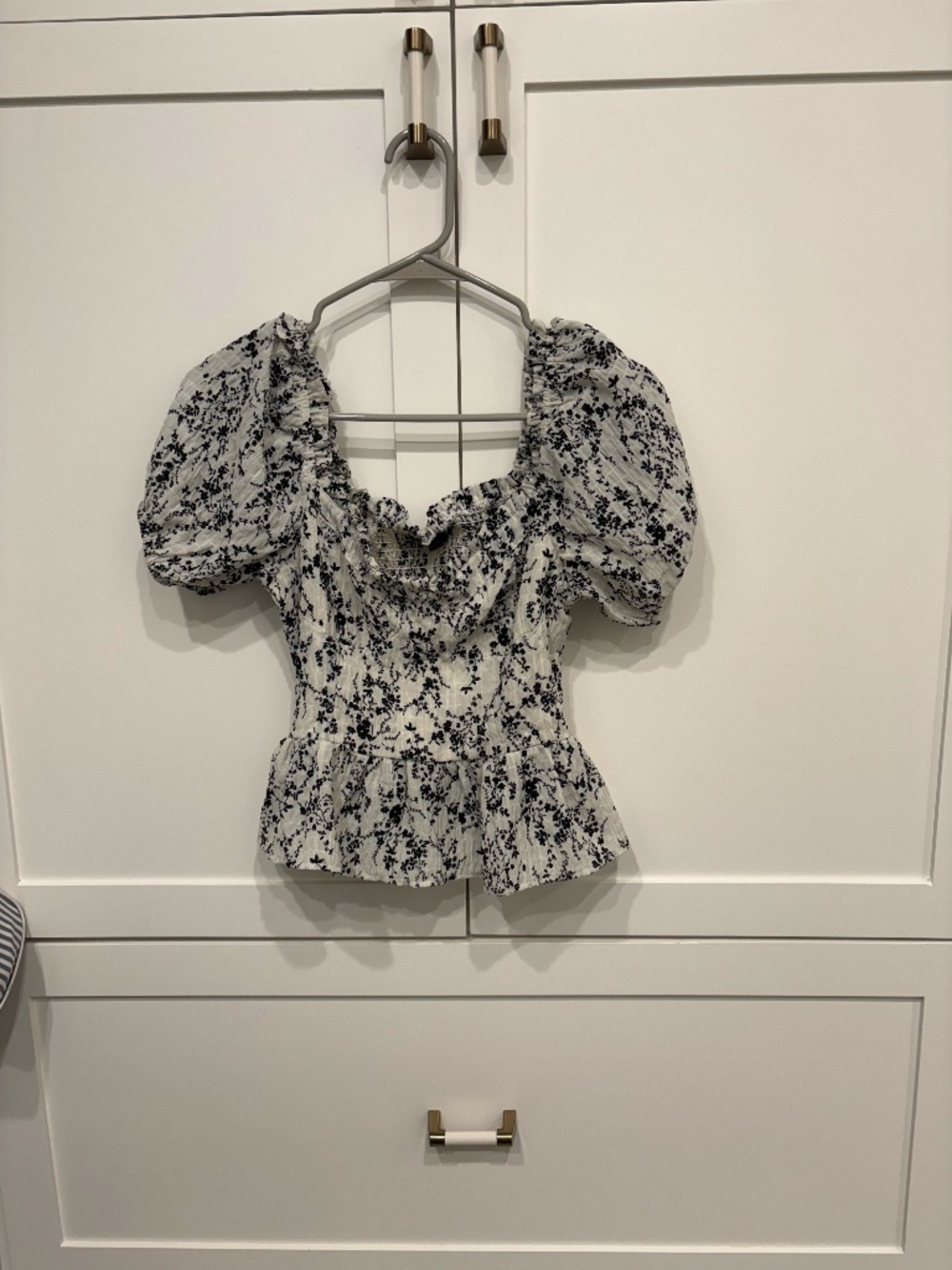 Lulus Black & White Floral Puff Sleeve Smocked Top